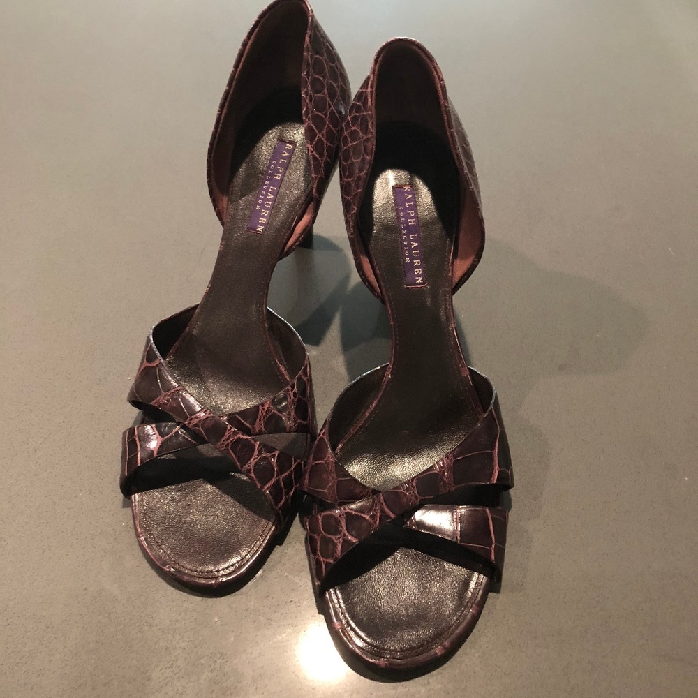 womens criss cross alligator pumps